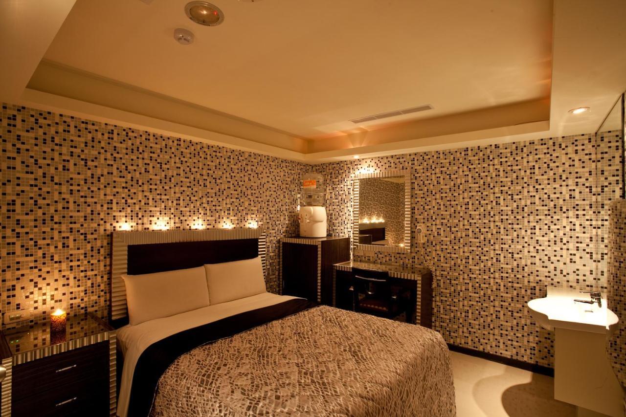 Holyone Hotel Taipei Exterior photo